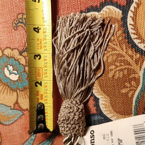 Set of 5 Satiny Tiebacks - Picture 6 of 6